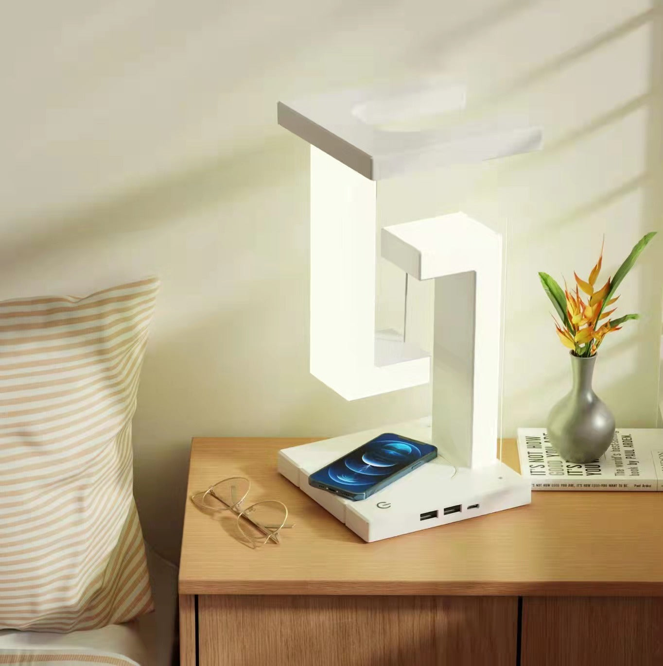 LED Night Lamp Creativity Physics Balance  Table Desk Lamp Wireless Charger
